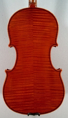 violon neuf Roland Terrier. fond